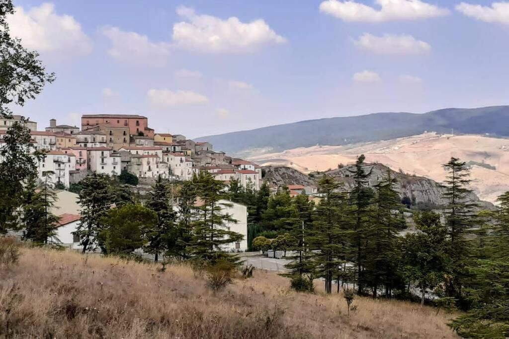 Le Origini Casa In Borgo Tipico Lucano Trivigno Eksteriør bilde