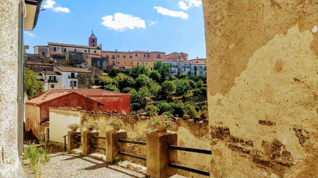 Le Origini Casa In Borgo Tipico Lucano Trivigno Eksteriør bilde